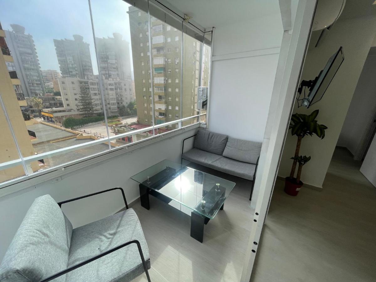 Studio Appartament Bright City Nuevo! ตอร์เรโมลิโนส ภายนอก รูปภาพ