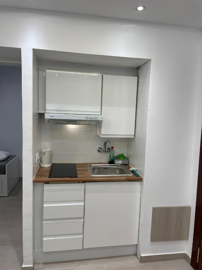 Studio Appartament Bright City Nuevo! ตอร์เรโมลิโนส ภายนอก รูปภาพ